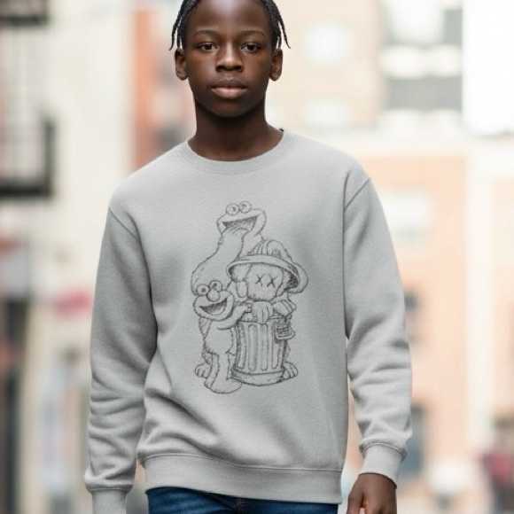 Limited Edition Uniqlo KAWS Sesame Street Unisex Grey Graphic Sweatshirt - Picture 2 of 11